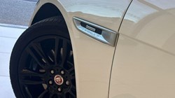 2019 (19) JAGUAR XE 2.0 Ingenium R-Sport 4dr Auto 5893771