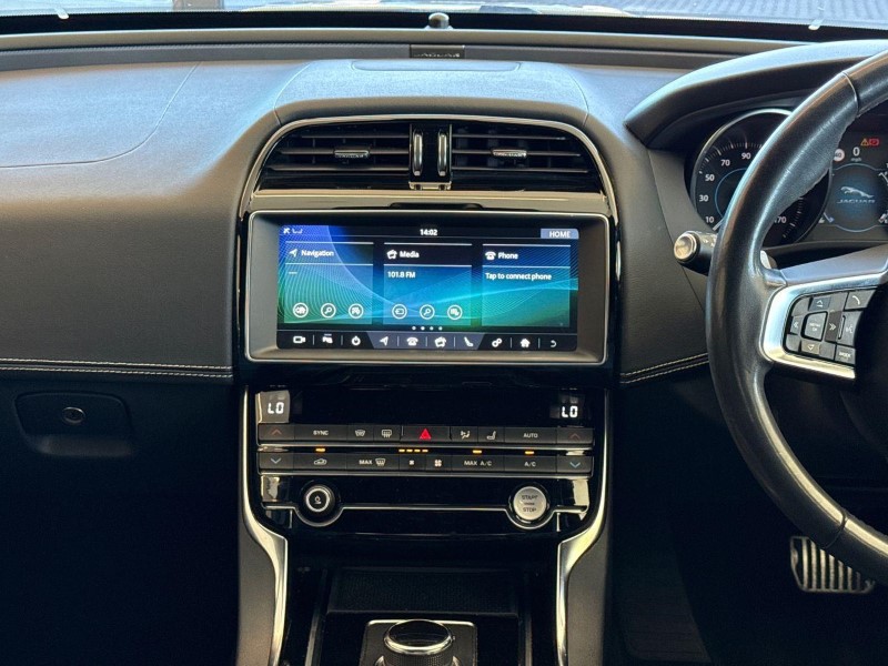 2019 (19) JAGUAR XE 2.0 Ingenium R-Sport 4dr Auto 5893765