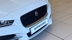 2019 (19) JAGUAR XE 2.0 Ingenium R-Sport 4dr Auto 5893791