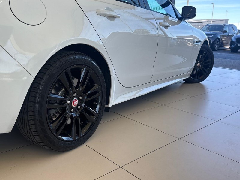 2019 (19) JAGUAR XE 2.0 Ingenium R-Sport 4dr Auto 5893796