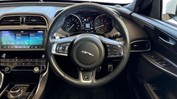 2019 (19) JAGUAR XE 2.0 Ingenium R-Sport 4dr Auto 5893766