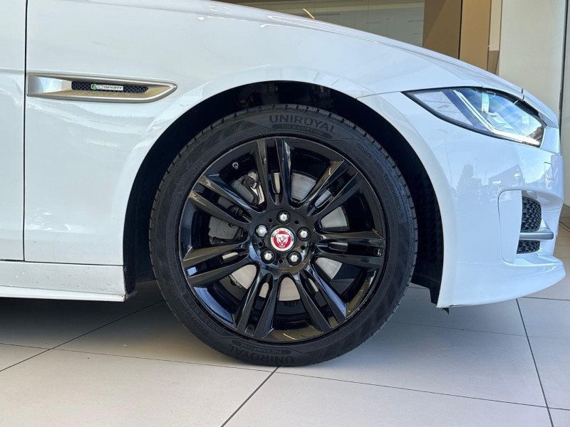 2019 (19) JAGUAR XE 2.0 Ingenium R-Sport 4dr Auto 5893759
