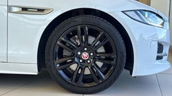 2019 (19) JAGUAR XE 2.0 Ingenium R-Sport 4dr Auto 5893759