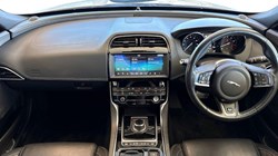2019 (19) JAGUAR XE 2.0 Ingenium R-Sport 4dr Auto 5893760