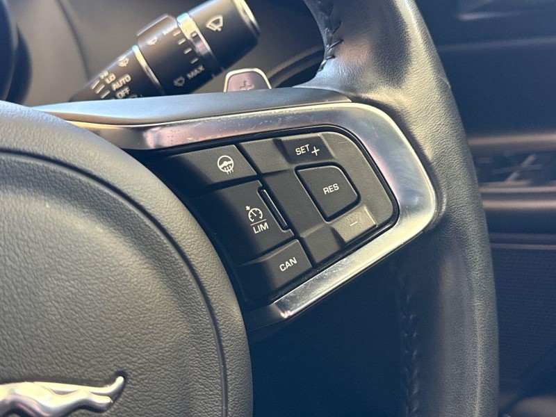 2019 (19) JAGUAR XE 2.0 Ingenium R-Sport 4dr Auto 5893779