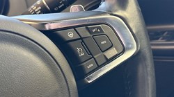 2019 (19) JAGUAR XE 2.0 Ingenium R-Sport 4dr Auto 5893779