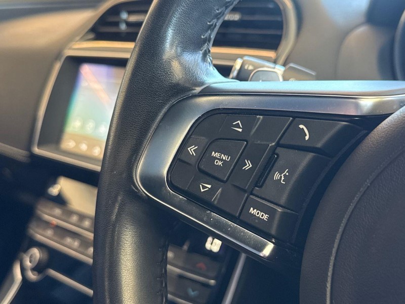 2019 (19) JAGUAR XE 2.0 Ingenium R-Sport 4dr Auto 5893778