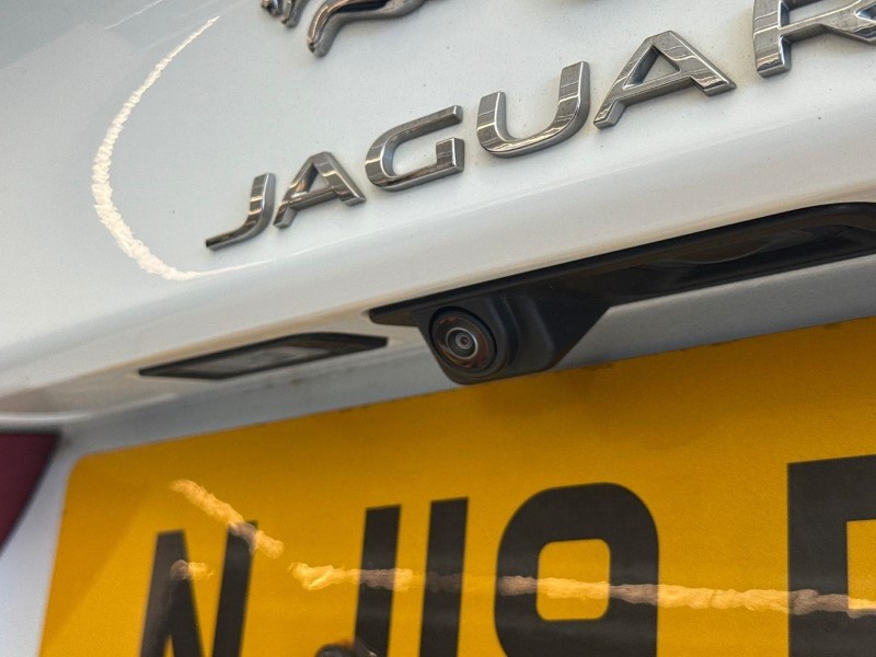 2019 (19) JAGUAR XE 2.0 Ingenium R-Sport 4dr Auto 5893789