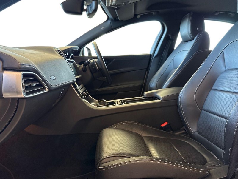 2019 (19) JAGUAR XE 2.0 Ingenium R-Sport 4dr Auto 5893754