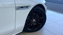 2019 (19) JAGUAR XE 2.0 Ingenium R-Sport 4dr Auto 5893797