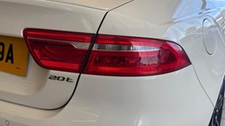 2019 (19) JAGUAR XE 2.0 Ingenium R-Sport 4dr Auto 5893795