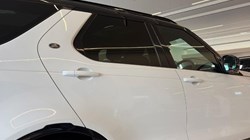 2024 (24) 2024 Land Rover Discovery 3.0 D300 Dynamic HSE 5Dr 5950039