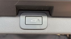 2024 (24) 2024 Land Rover Discovery 3.0 D300 Dynamic HSE 5Dr 5950028