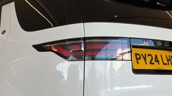 2024 (24) 2024 Land Rover Discovery 3.0 D300 Dynamic HSE 5Dr 5950004