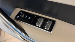 2023 (72) JAGUAR F-PACE 2.0 P400e S 5dr Auto AWD 5906395