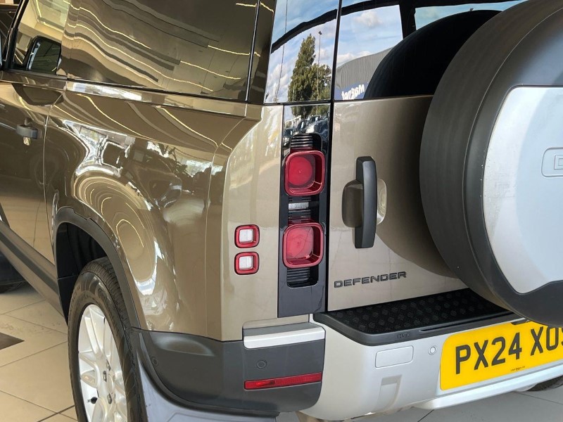 2024 (24) LAND ROVER COMMERCIAL DEFENDER 3.0 D250 Hard Top Auto [3 Seat] 5913103
