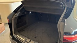 2022 (22) JAGUAR F-PACE 2.0 D200 R-Dynamic Black 5dr Auto AWD 5941436