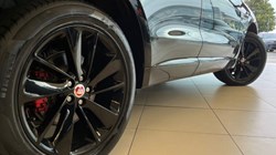 2022 (22) JAGUAR F-PACE 2.0 D200 R-Dynamic Black 5dr Auto AWD 5941445