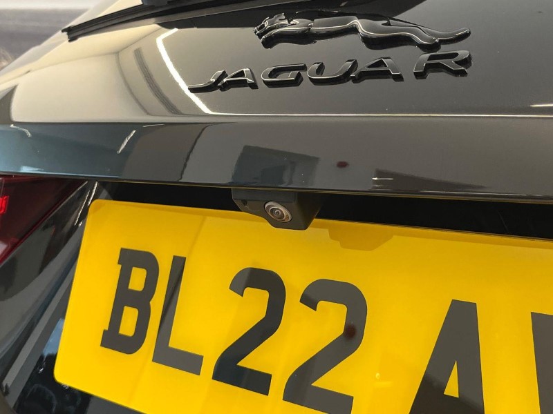 2022 (22) JAGUAR F-PACE 2.0 D200 R-Dynamic Black 5dr Auto AWD 5941438