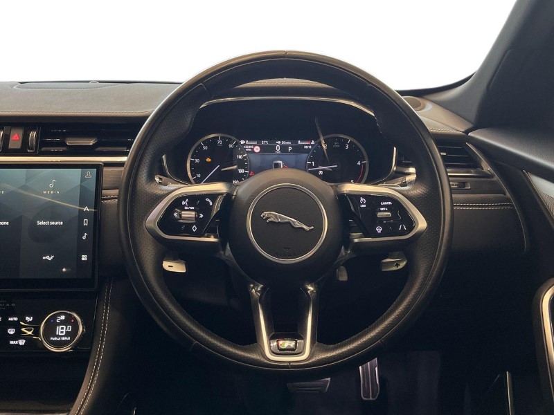 2022 (22) JAGUAR F-PACE 2.0 D200 R-Dynamic Black 5dr Auto AWD 5941411