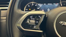 2022 (22) JAGUAR F-PACE 2.0 D200 R-Dynamic Black 5dr Auto AWD 5941424