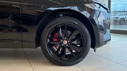 2022 (22) JAGUAR F-PACE 2.0 D200 R-Dynamic Black 5dr Auto AWD 5941404