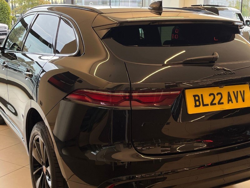 2022 (22) JAGUAR F-PACE 2.0 D200 R-Dynamic Black 5dr Auto AWD 5941444