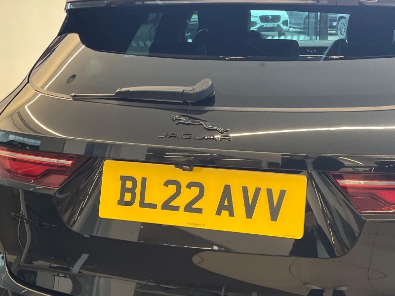 2022 (22) JAGUAR F-PACE 2.0 D200 R-Dynamic Black 5dr Auto AWD 5941443