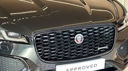 2022 (22) JAGUAR F-PACE 2.0 D200 R-Dynamic Black 5dr Auto AWD 5941440