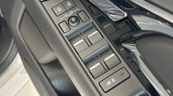2024 (24) LAND ROVER RANGE ROVER EVOQUE 2.0 D200 Autobiography 5dr Auto 5899493