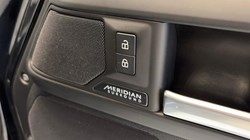 2025 (75) LAND ROVER DEFENDER 3.0 D250 X-Dynamic HSE 90 3dr Auto 5925960