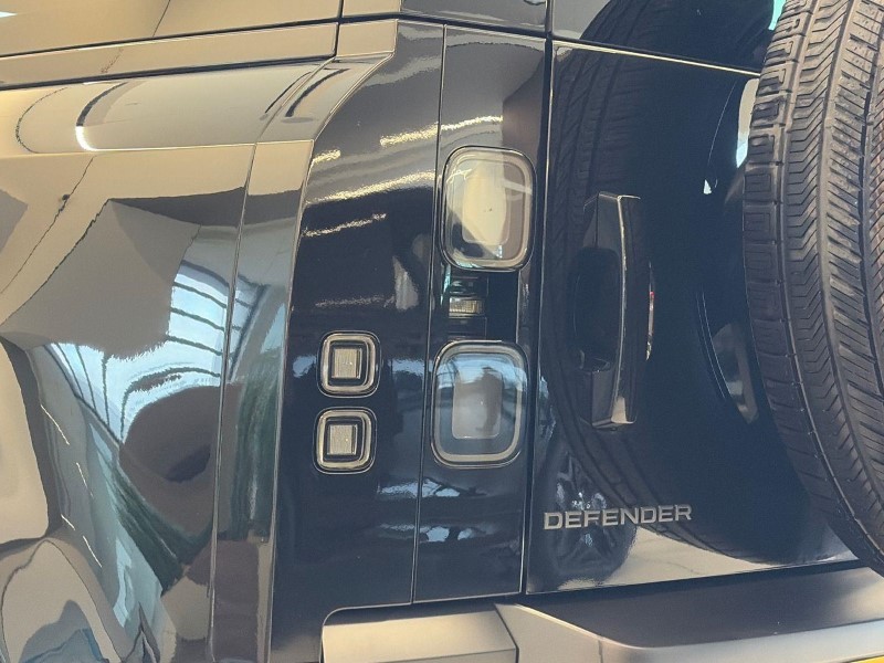 2025 (75) LAND ROVER DEFENDER 3.0 D250 X-Dynamic HSE 90 3dr Auto 5925923