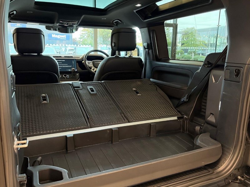 2025 (75) LAND ROVER DEFENDER 3.0 D250 X-Dynamic HSE 90 3dr Auto 5925947
