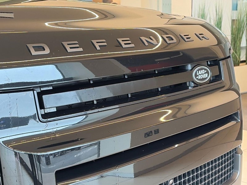 2025 (75) LAND ROVER DEFENDER 3.0 D250 X-Dynamic HSE 90 3dr Auto 5925950
