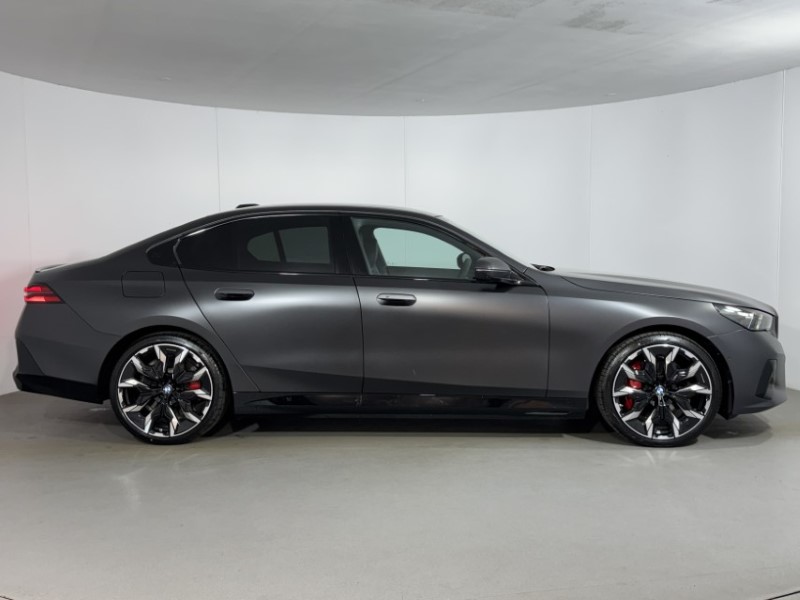  BMW 5 SERIES 550e xDrive M Sport Pro 4dr Auto 5502590