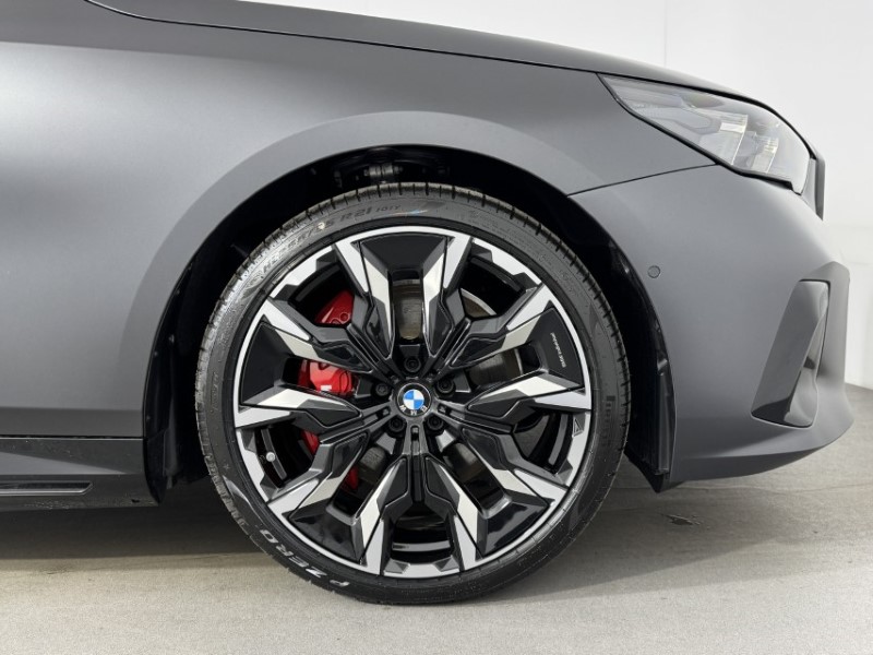  BMW 5 SERIES 550e xDrive M Sport Pro 4dr Auto 5502566
