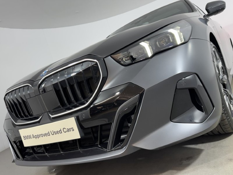 BMW 5 SERIES 550e xDrive M Sport Pro 4dr Auto 5502591