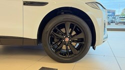 2023 (72) JAGUAR F-PACE 2.0 D200 R-Dynamic Black 5dr Auto AWD 5946069