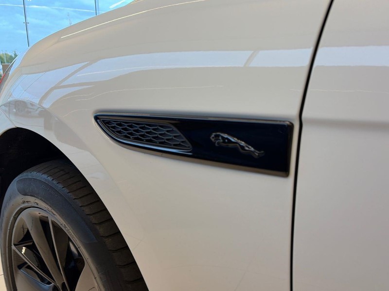 2023 (72) JAGUAR F-PACE 2.0 D200 R-Dynamic Black 5dr Auto AWD 5946081