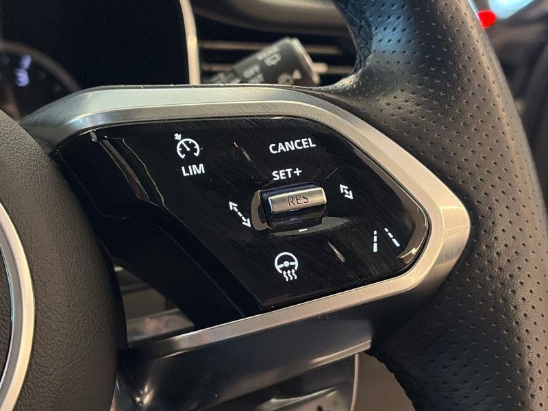 2023 (72) JAGUAR F-PACE 2.0 D200 R-Dynamic Black 5dr Auto AWD 5946090