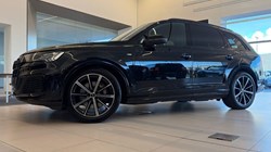 2024 (24) AUDI Q7 55 TFSI Quattro S Line 5dr Tiptronic 5951352