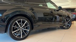 2024 (24) AUDI Q7 55 TFSI Quattro S Line 5dr Tiptronic 5951342
