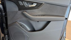 2024 (24) AUDI Q7 55 TFSI Quattro S Line 5dr Tiptronic 5951316