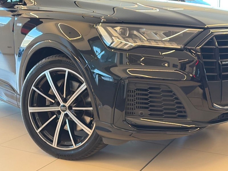 2024 (24) AUDI Q7 55 TFSI Quattro S Line 5dr Tiptronic 5951336