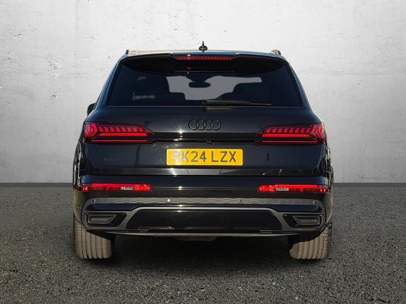 2024 (24) AUDI Q7 55 TFSI Quattro S Line 5dr Tiptronic 5951301