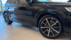 2024 (24) AUDI Q7 55 TFSI Quattro S Line 5dr Tiptronic 5951338