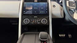 2025 (25) LAND ROVER DISCOVERY 3.0 D350 Dynamic SE 5dr Auto 5937687