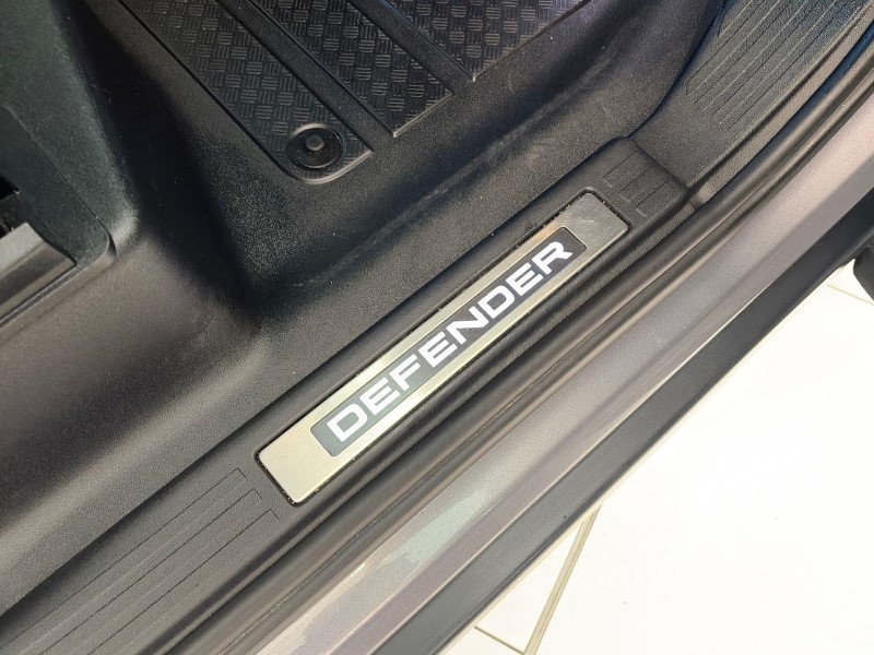 2022 (71) LAND ROVER DEFENDER 3.0 D300 X-Dynamic HSE 110 5dr Auto [6 Seat] 5948328