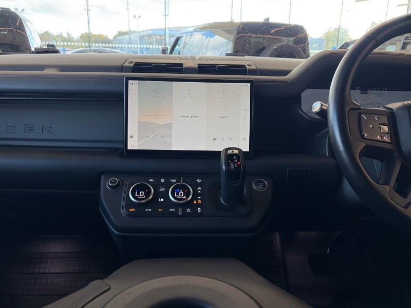 2022 (71) LAND ROVER DEFENDER 3.0 D300 X-Dynamic HSE 110 5dr Auto [6 Seat] 5948301