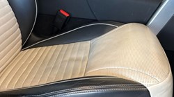 2023 (23) LAND ROVER DISCOVERY 3.0 D300 R-Dynamic HSE 5dr Auto 5971864